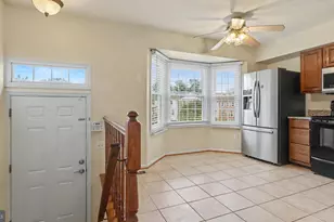21744 Leatherleaf Cir, Sterling, VA 20164 - Photo 5