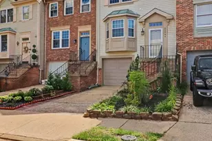 21744 Leatherleaf Cir, Sterling, VA 20164 - Photo 3