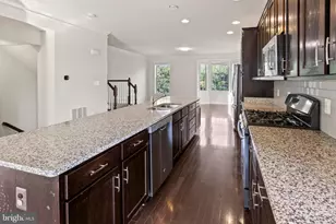 22615 Norwalk Square, Ashburn, VA 20148 - Photo 13
