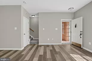 43620 Hampshire Crossing Square, Leesburg, VA 20176 - Photo 3