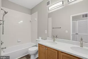 43620 Hampshire Crossing Square, Leesburg, VA 20176 - Photo 23