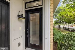 1108 Ribbon Limestone Terrace SE, Leesburg, VA 20175 - Photo 3