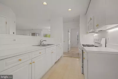 25252 Riffleford Square #204, Chantilly, VA 20152 - Photo 9