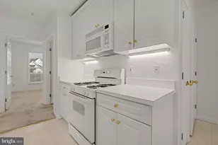 25252 Riffleford Square, Chantilly, VA 20152 - Photo 11