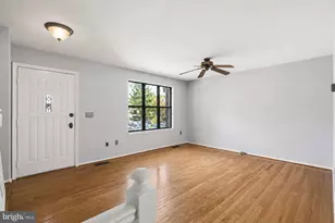 34 Millard Ct, Sterling, VA 20165 - Photo 5