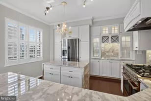 19375 Cypress Ridge Terrace, Leesburg, VA 20176 - Photo 5