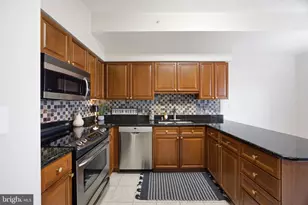 19355 Cypress Ridge Terrace, Leesburg, VA 20176 - Photo 7