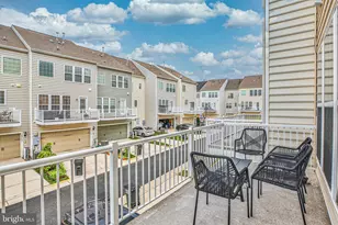 25501 Amber Gate Terrace, Chantilly, VA 20152 - Photo 3