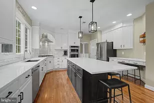 25566 Mimosa Tree Ct, Chantilly, VA 20152 - Photo 15