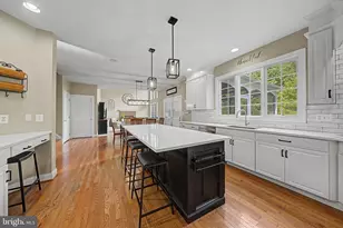 25566 Mimosa Tree Ct, Chantilly, VA 20152 - Photo 17