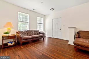 43643 McDowell Sq, Leesburg, VA 20176 - Photo 9