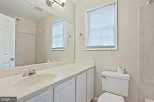 105 Westwick Ct, Sterling, VA 20165 - Photo 9