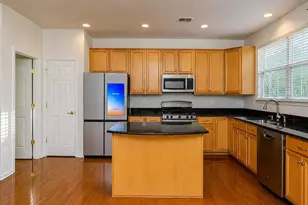 21755 Flora Springs Terrace, Ashburn, VA 20147 - Photo 5