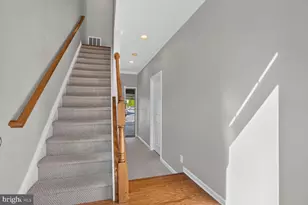 25090 Lomax Terrace, Chantilly, VA 20152 - Photo 3