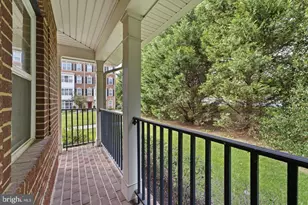 19201 Winmeade Dr, Leesburg, VA 20176 - Photo 5