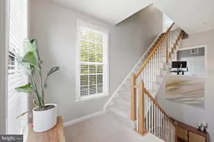 19201 Winmeade Dr, Leesburg, VA 20176 - Photo 9