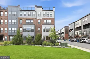 43728 Transit Sq, Ashburn, VA 20147 - Photo 1