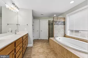 43527 Loudoun Barn Way, Chantilly, VA 20152 - Photo 13