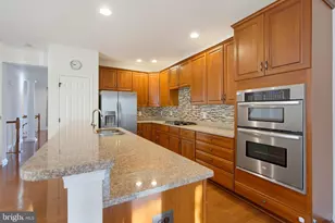 43248 Mitcham Square, Ashburn, VA 20148 - Photo 3