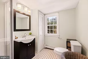 431 S King St, Leesburg, VA 20175 - Photo 21