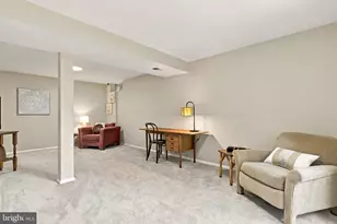 300 Helen Ct, Sterling, VA 20164 - Photo 41
