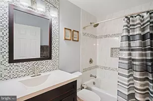 26147 Lands End Dr, Chantilly, VA 20152 - Photo 23
