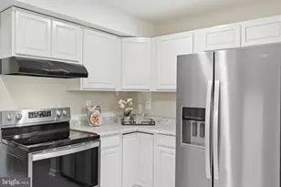 1046 Margate Ct, Sterling, VA 20164 - Photo 7