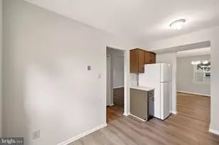 1003 Salisbury Ct, Sterling, VA 20164 - Photo 13