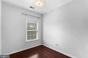 42525 Magellan Square, Brambleton, VA 20148 - Photo 37