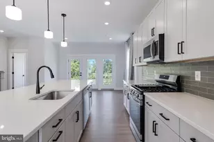 22819 Tawny Pne Sq, Brambleton, VA 20148 - Photo 19