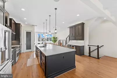 20277 Oak Bluff Drive, Ashburn, VA 20147 - Photo 9