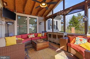 18444 Camelback Terrace, Leesburg, VA 20176 - Photo 9