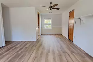 815 S Cypress Ct, Sterling, VA 20164 - Photo 9