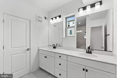 43841 Venetian Square, Ashburn, VA 20147 - Photo 13