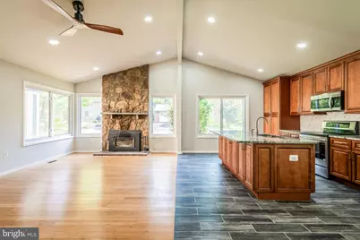 256 W Meadowland Lane, Sterling, VA 20164 - Photo 3