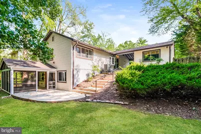256 W Meadowland Lane, Sterling, VA 20164 - Photo 5