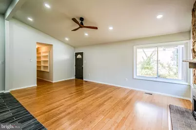 256 W Meadowland Lane, Sterling, VA 20164 - Photo 7