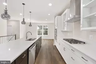 20800 Cloongee Ter, Dulles, VA 20166 - Photo 9