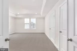 20800 Cloongee Ter, Dulles, VA 20166 - Photo 17