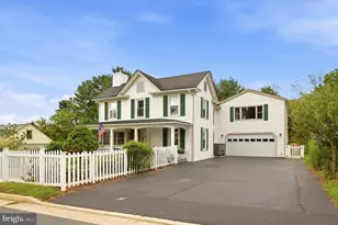 201 N 33rd St, Purcellville, VA 20132 - Photo 3