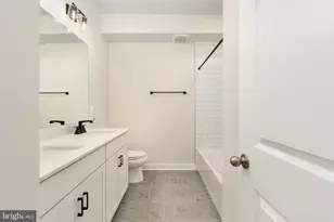 20792 Cloongee Ter, Dulles, VA 20166 - Photo 23