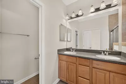 22997 Bulwark Terrace, Ashburn, VA 20148 - Photo 17