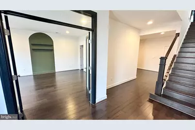 20265 Oak Bluff Drive, Ashburn, VA 20147 - Photo 3