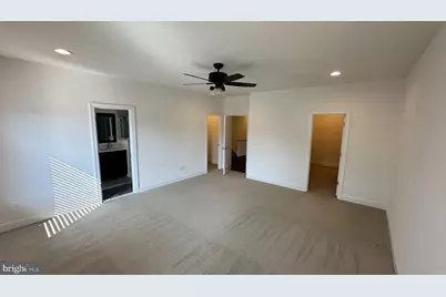 20265 Oak Bluff Drive, Ashburn, VA 20147 - Photo 23
