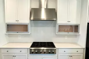 20265 Oak Bluff Dr, Ashburn, VA 20147 - Photo 7