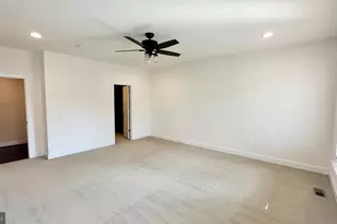 20265 Oak Bluff Dr, Ashburn, VA 20147 - Photo 21