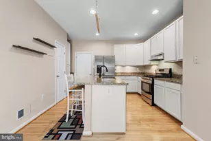 21768 Tottenham Hale Ct, Sterling, VA 20166 - Photo 7