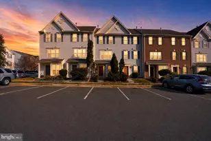 43030 Demerrit St, Chantilly, VA 20152 - Photo 1