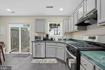 43030 Demerrit Street, Chantilly, VA 20152 - Photo 9