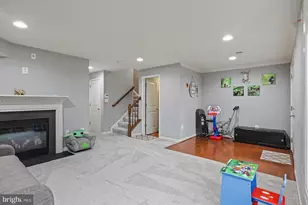 25097 Croxley Green Square, Aldie, VA 20105 - Photo 3